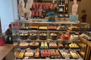 Cofetăria Pisica Albastră - Donuts and coffee shop