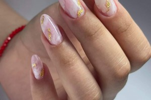 CAROLYNE BEAUTY CENTER