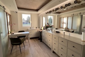 Mike’s Beauty Studio