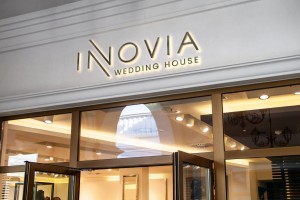 INNOVIA - ROCHII DE MIREASA SI ACCESORII DE NUNTA