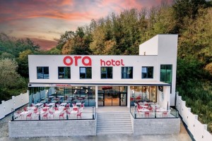 Ora Hotel