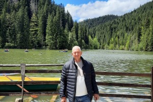 Avi Chris Travel